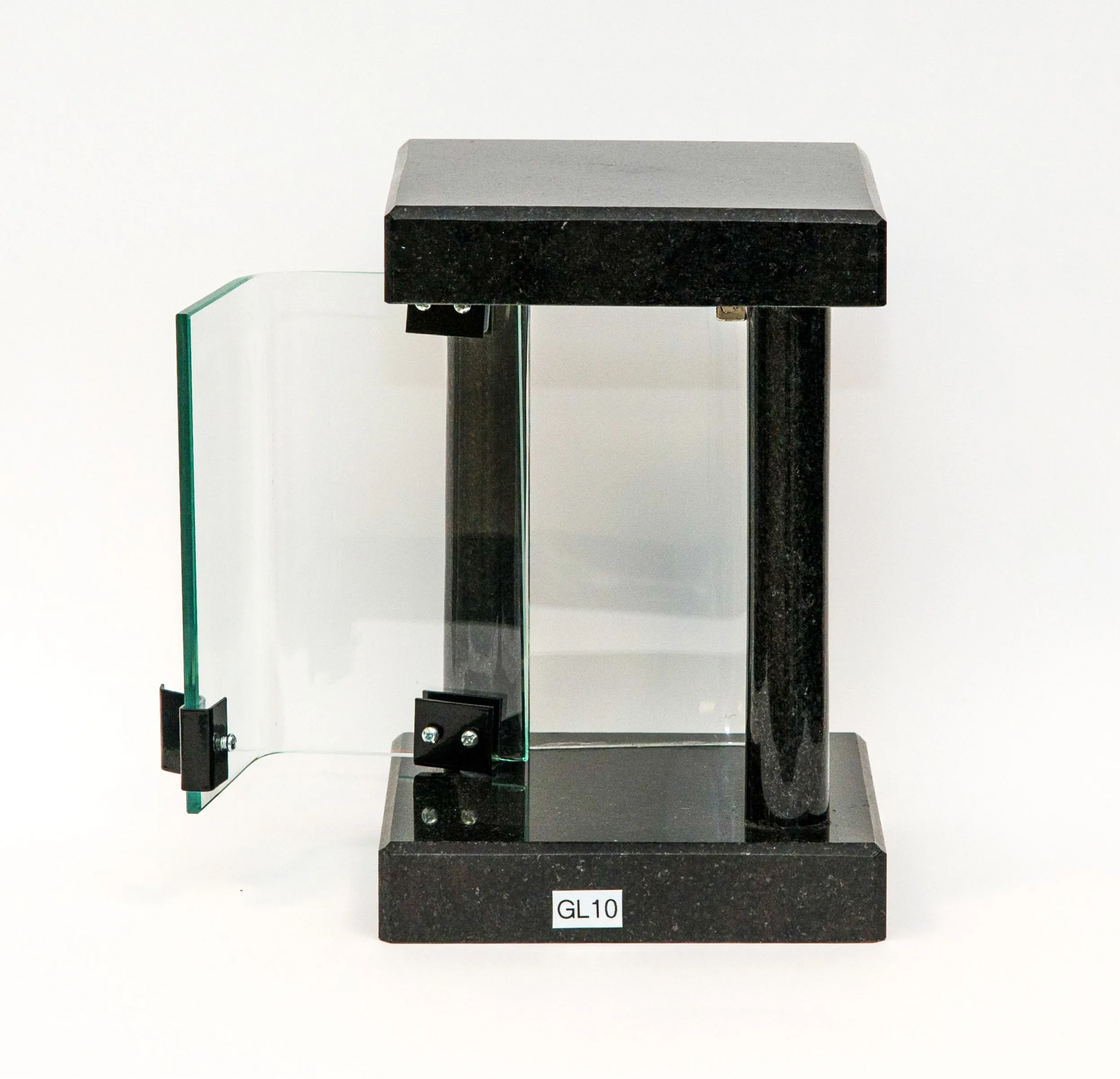 Metallist laternad ja lambid