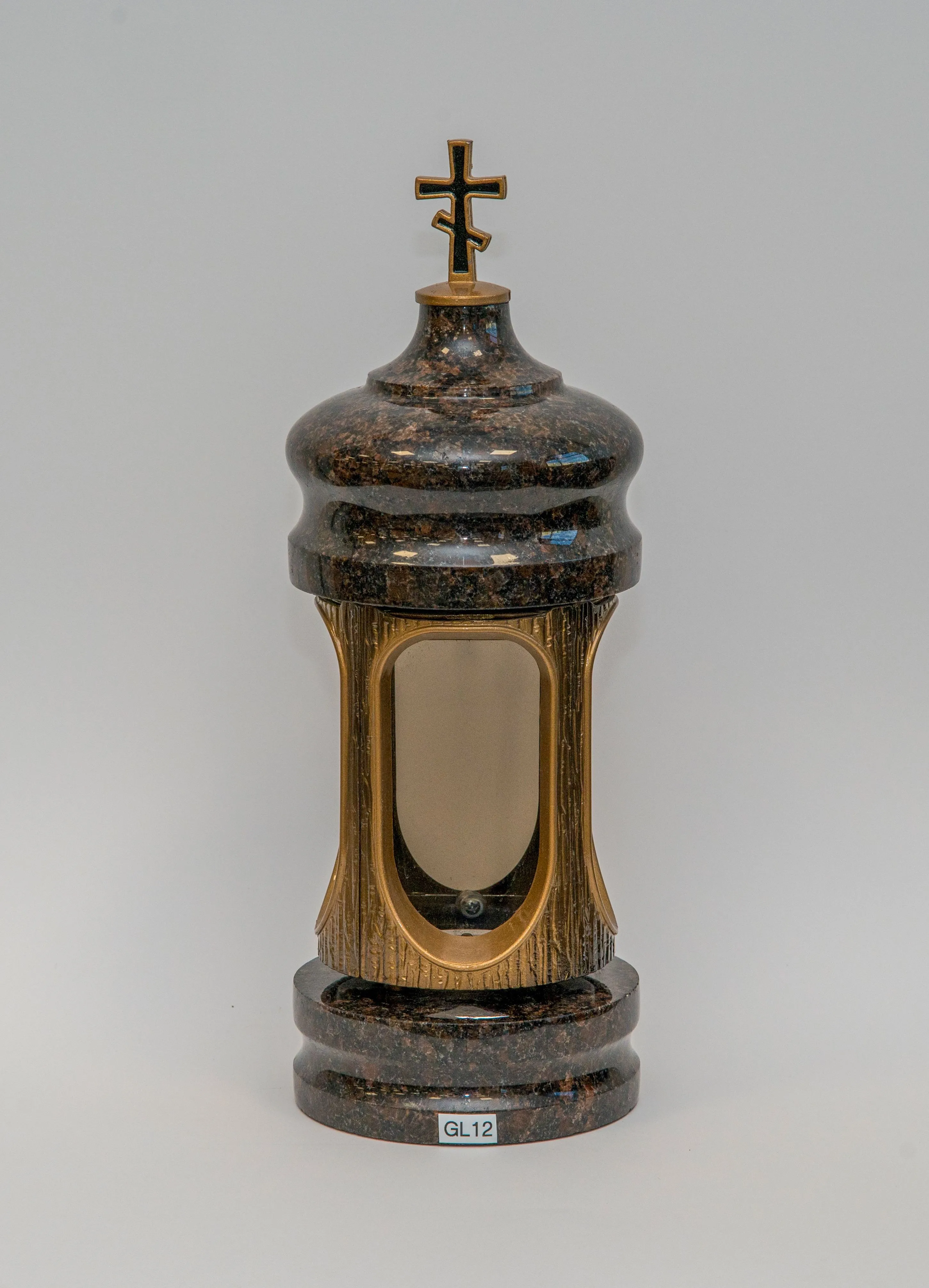 Metallist laternad ja lambid