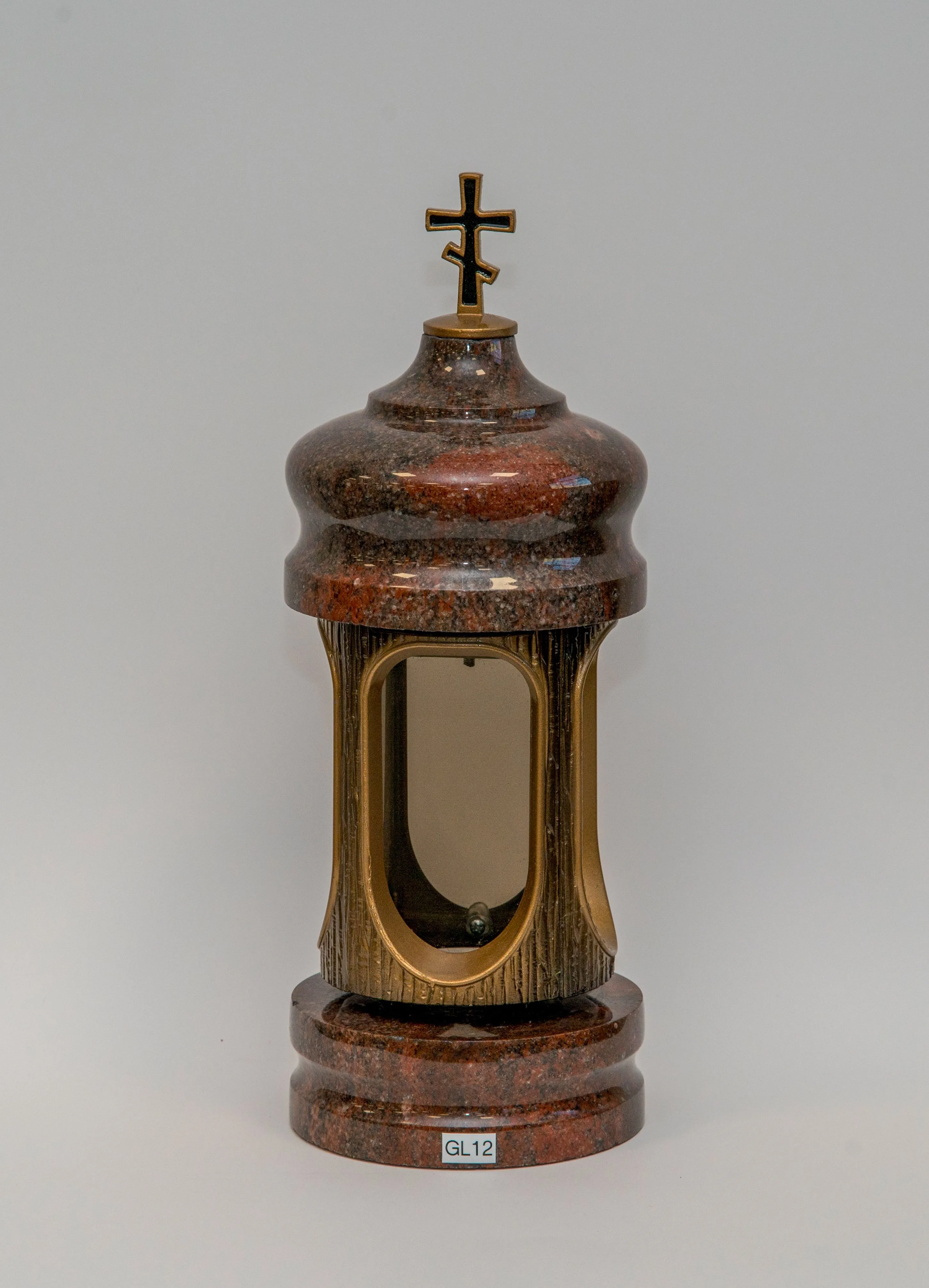 Metallist laternad ja lambid