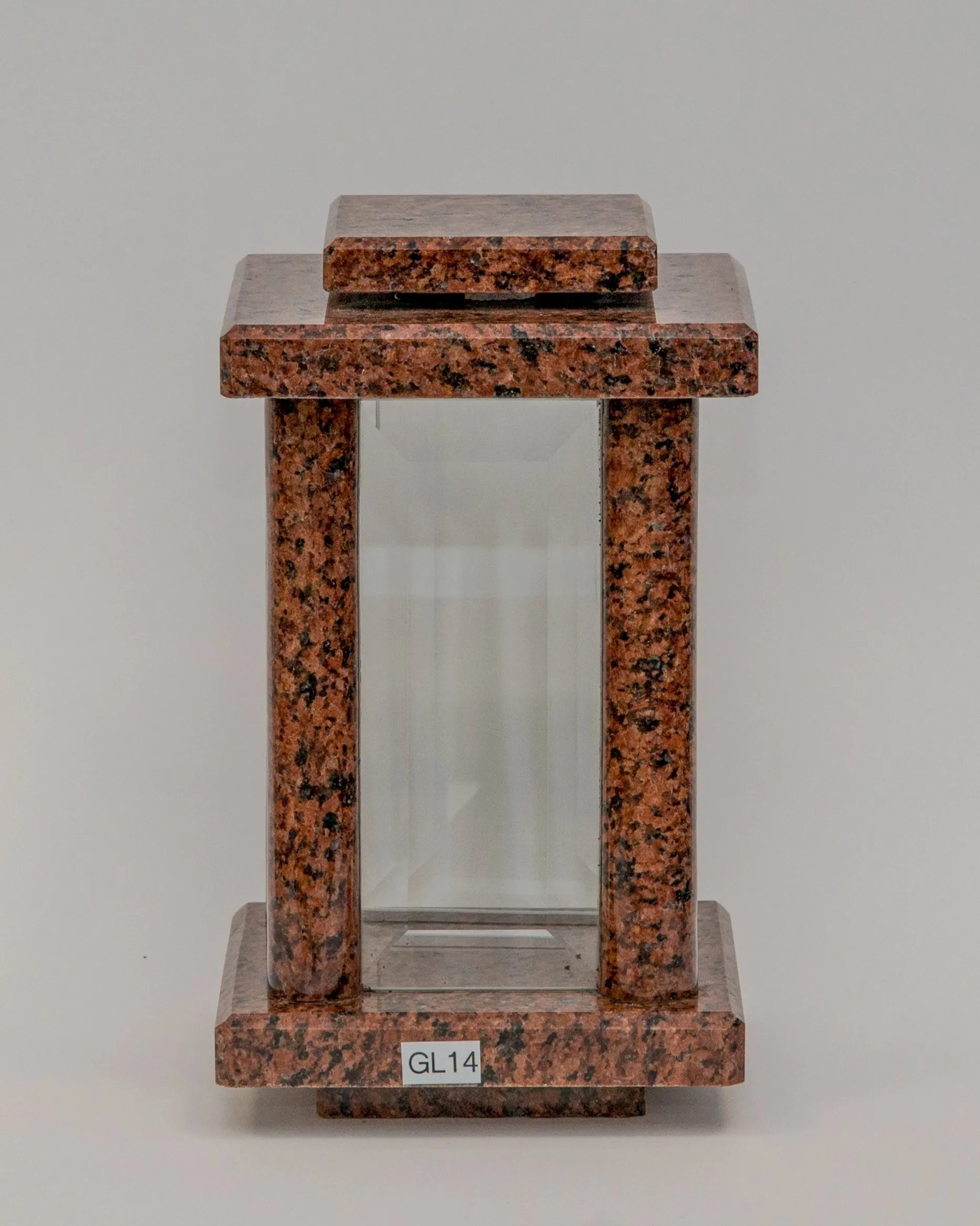 Metallist laternad ja lambid