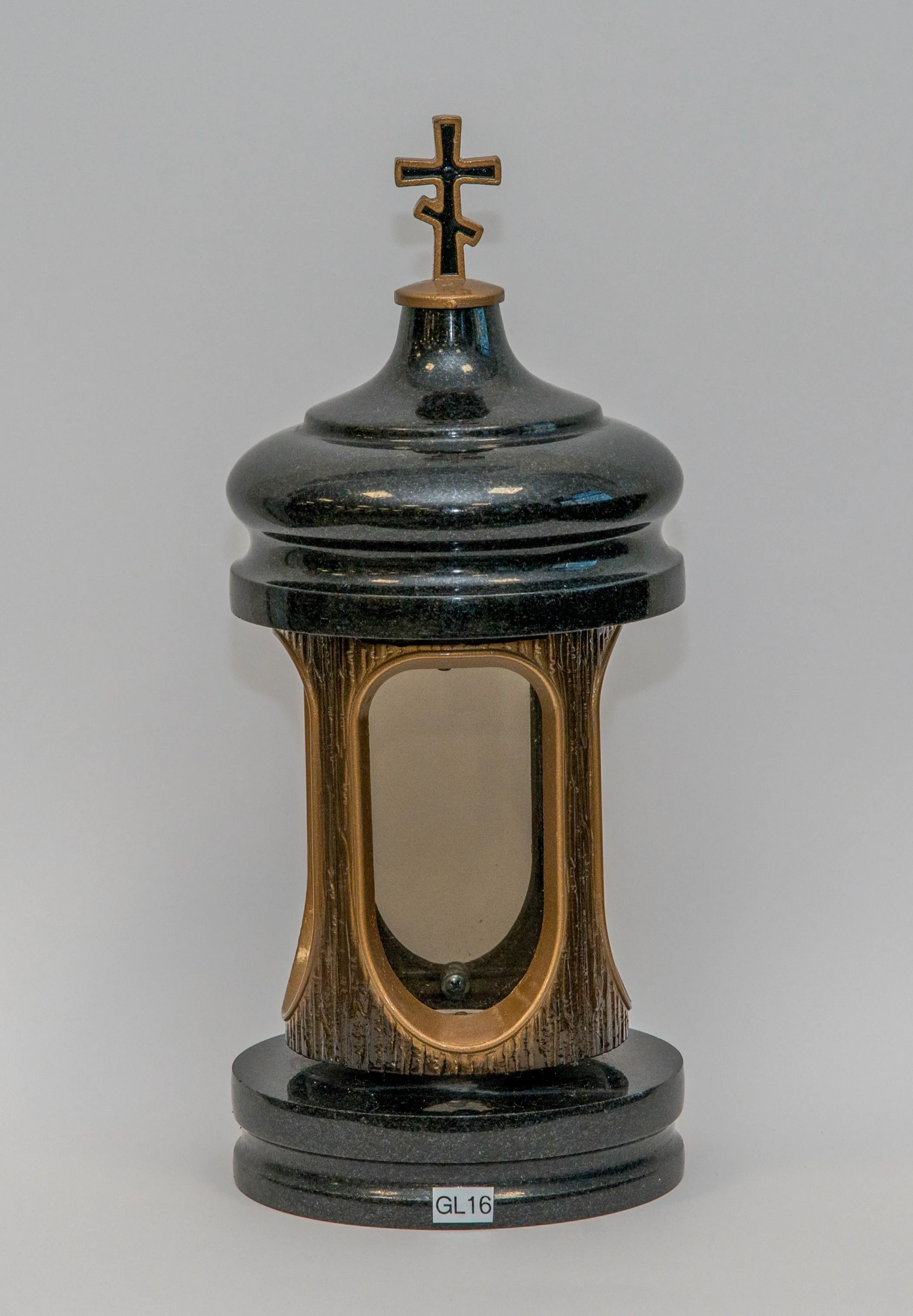 Metallist laternad ja lambid