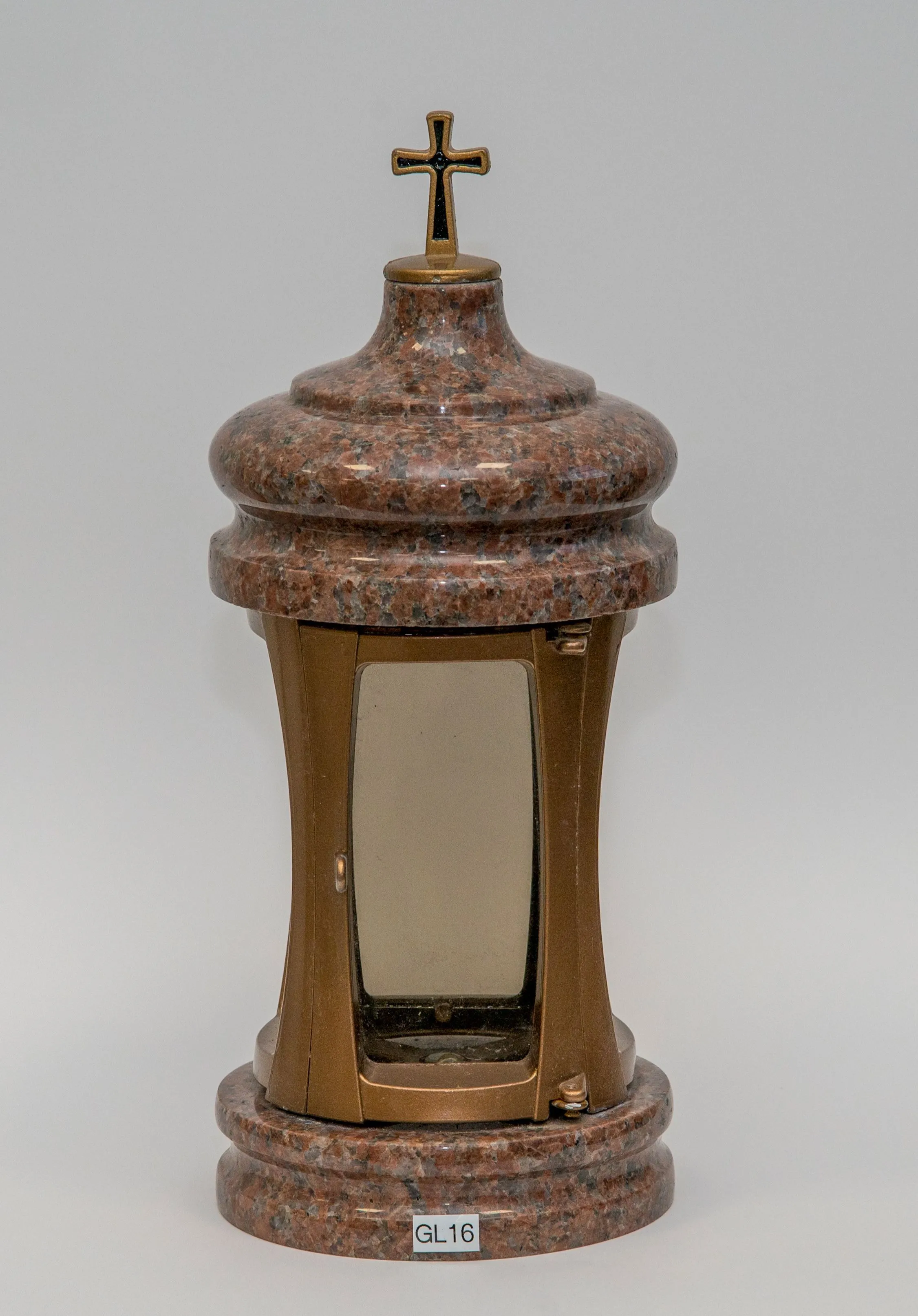 Metallist laternad ja lambid