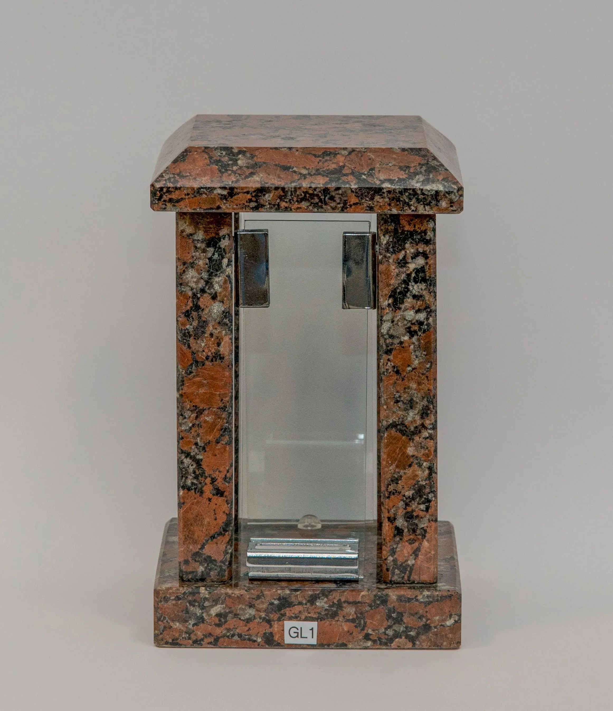 Metallist laternad ja lambid