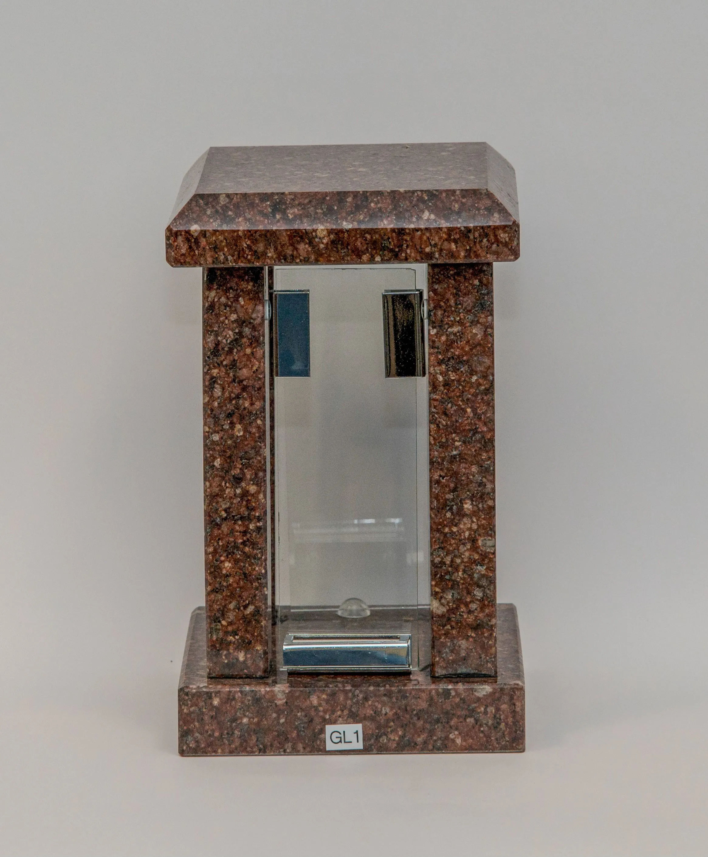 Metallist laternad ja lambid