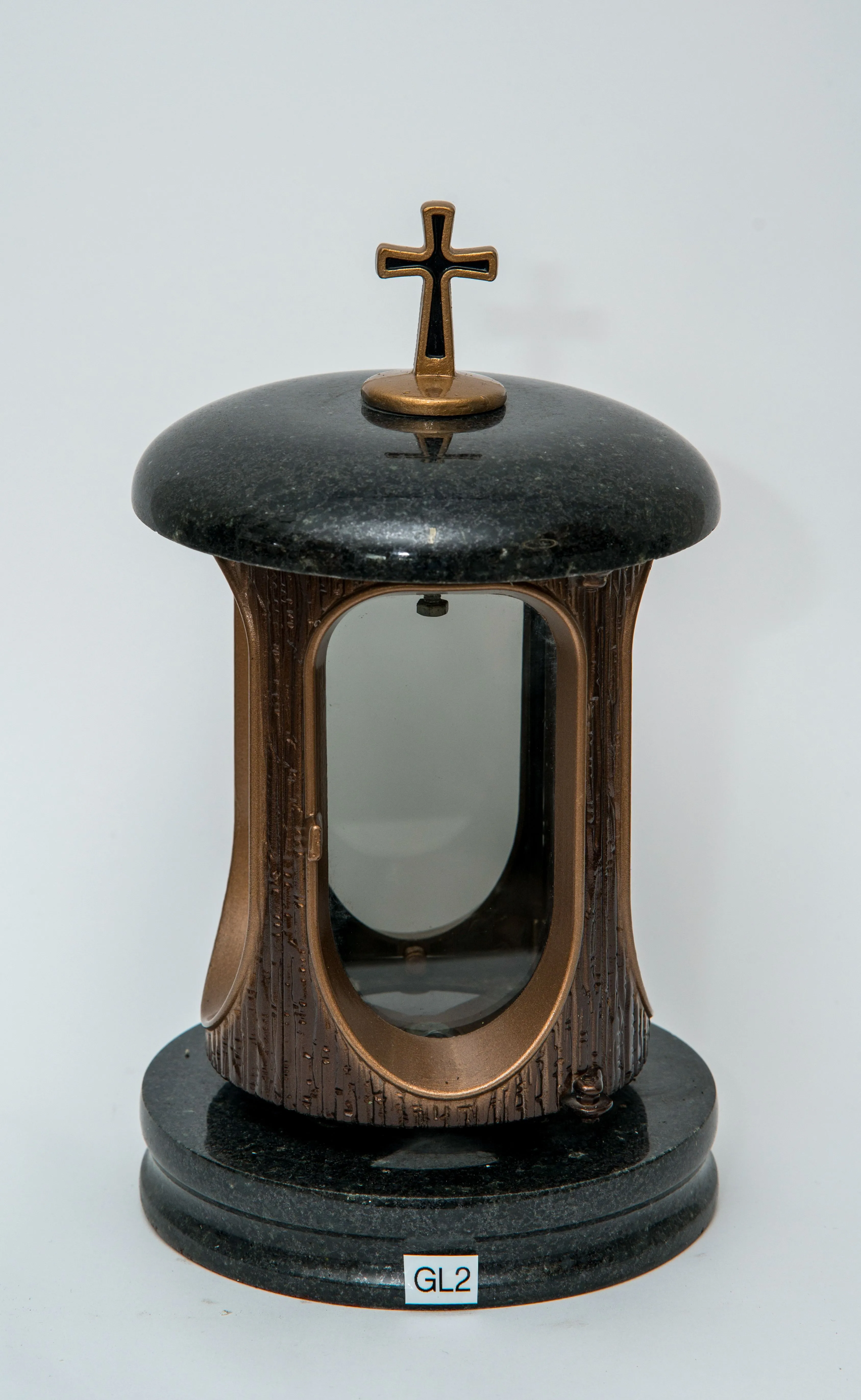 Metallist laternad ja lambid