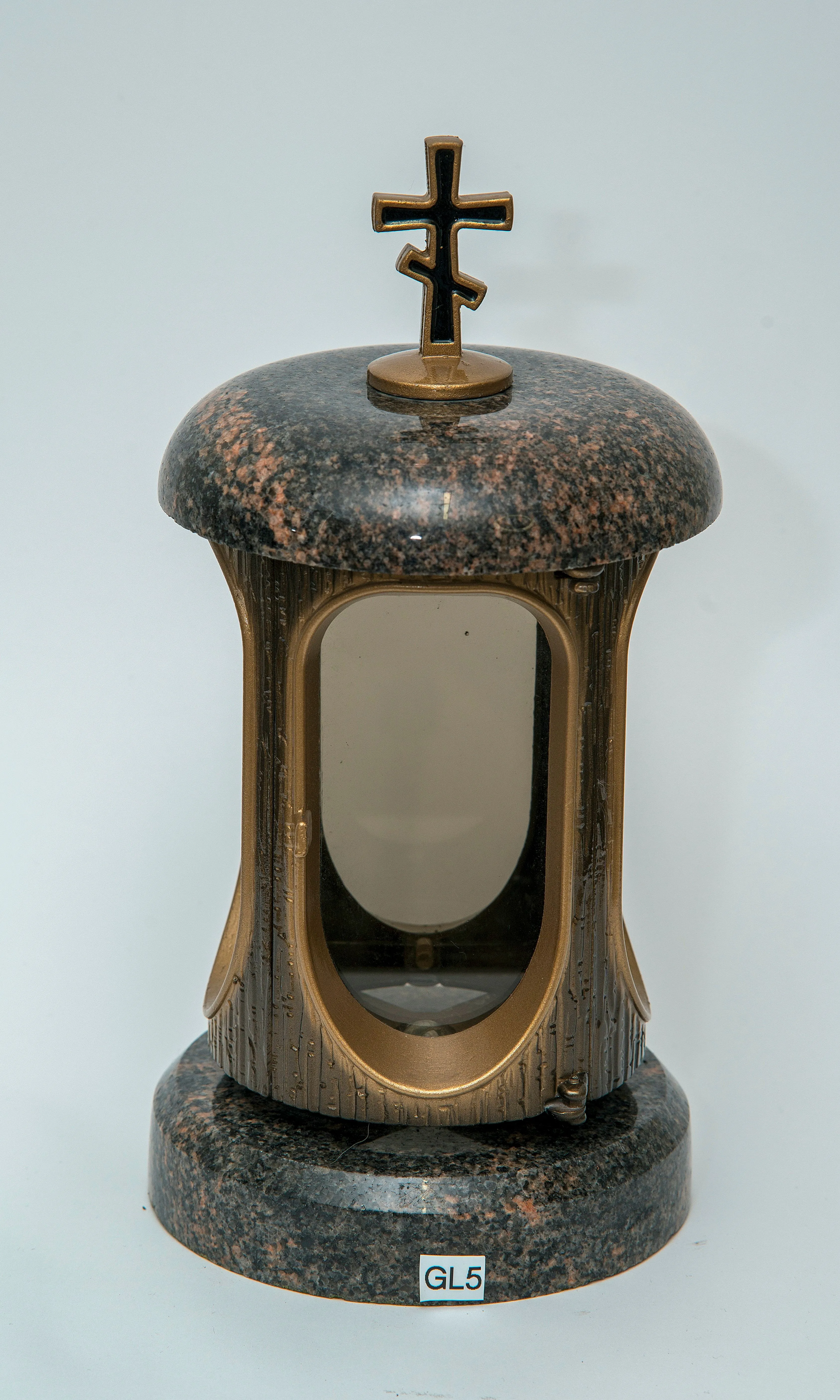 Metallist laternad ja lambid