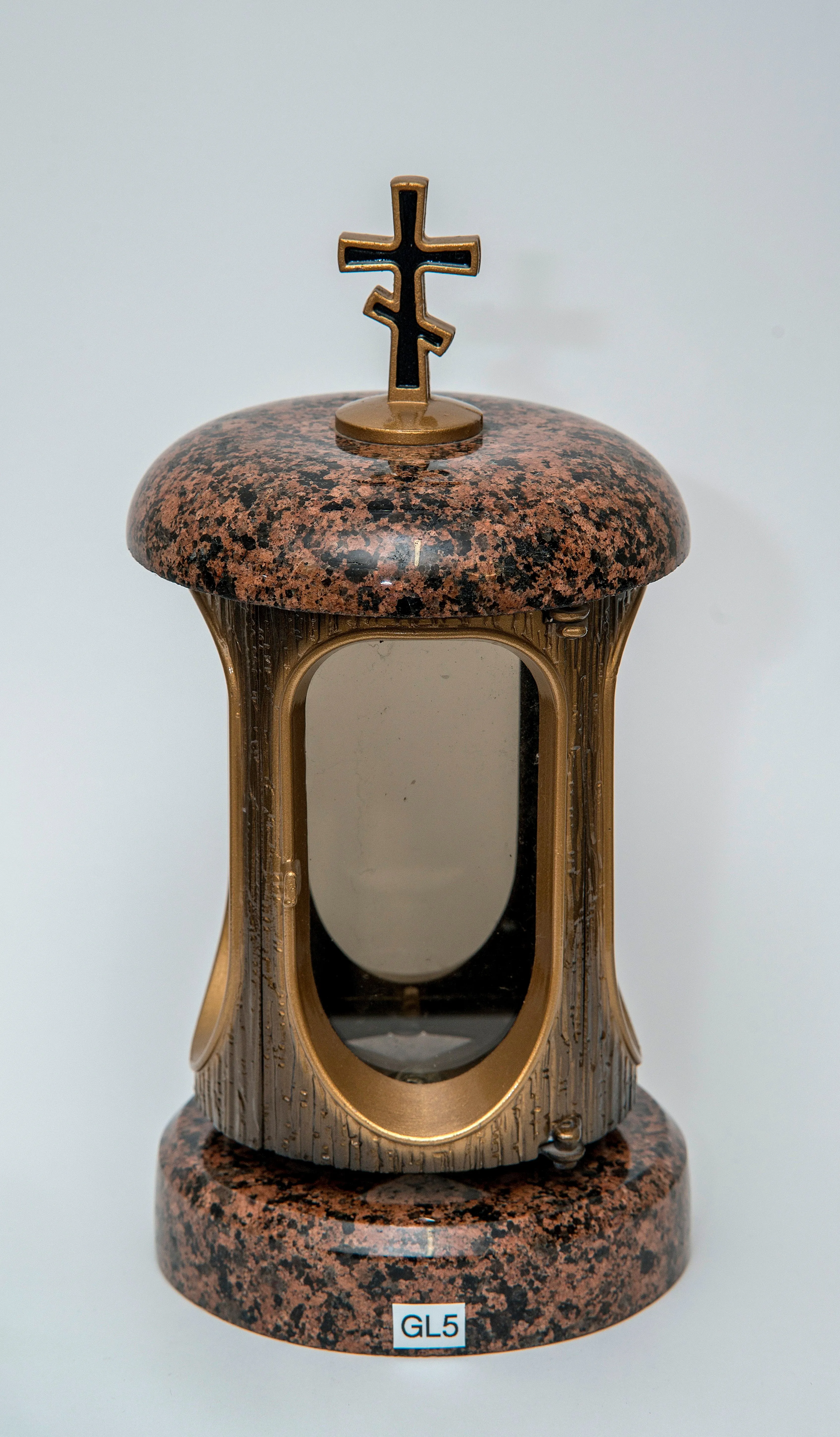 Metallist laternad ja lambid