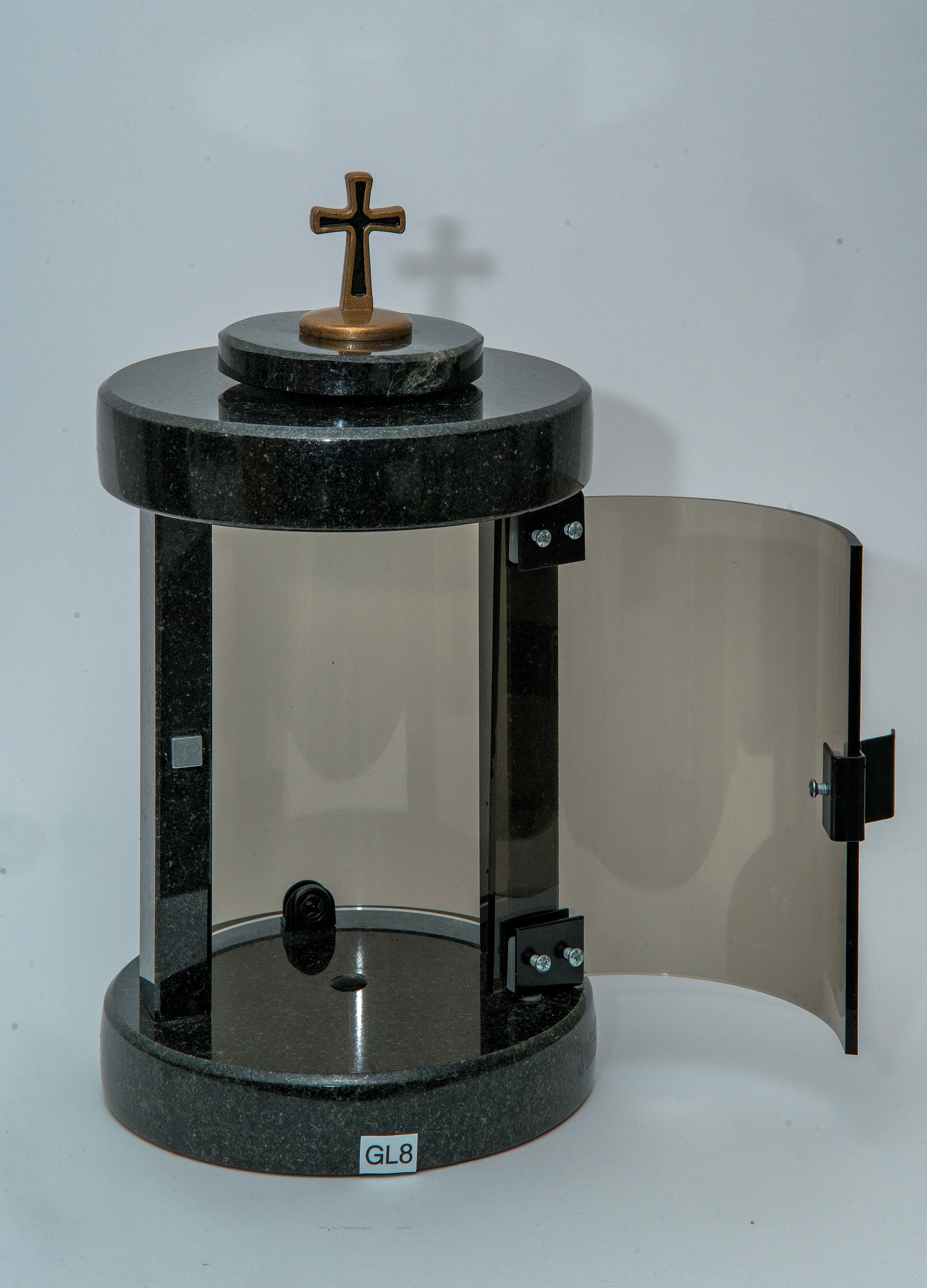 Metallist laternad ja lambid