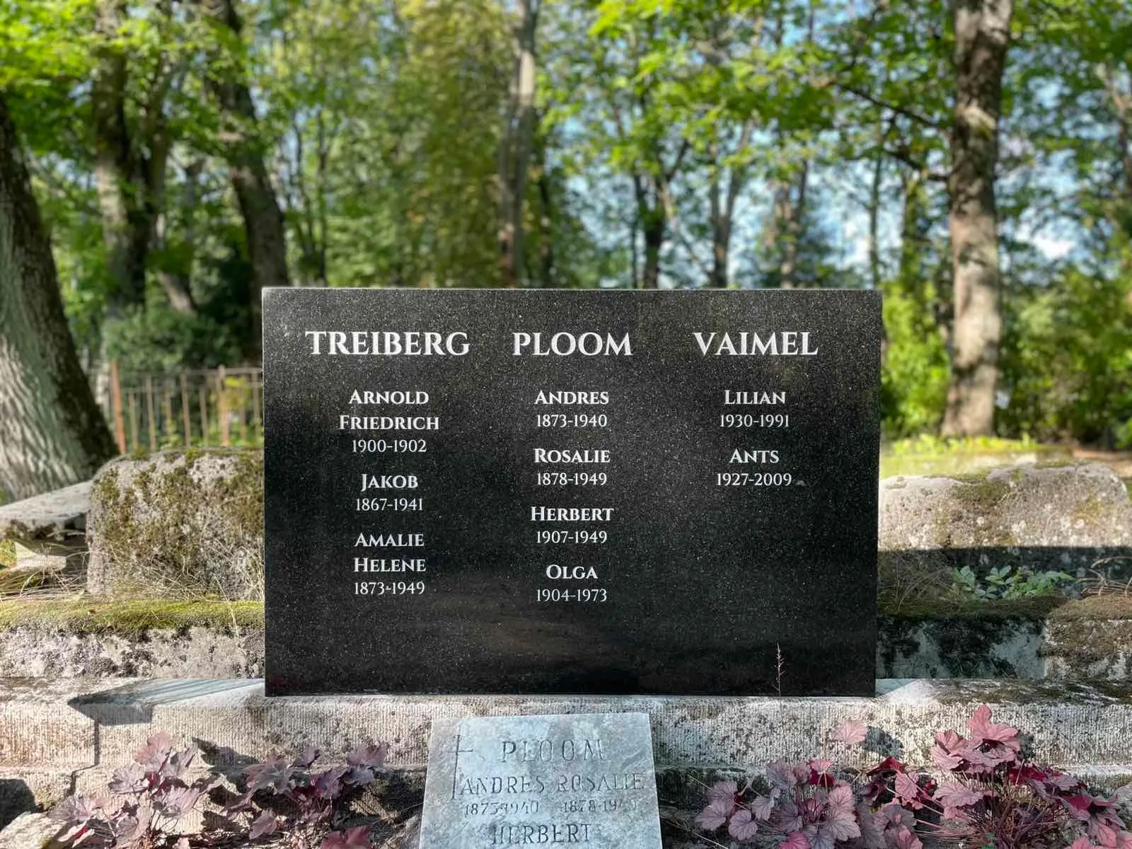 Ristkülikujulised hauakivid_22