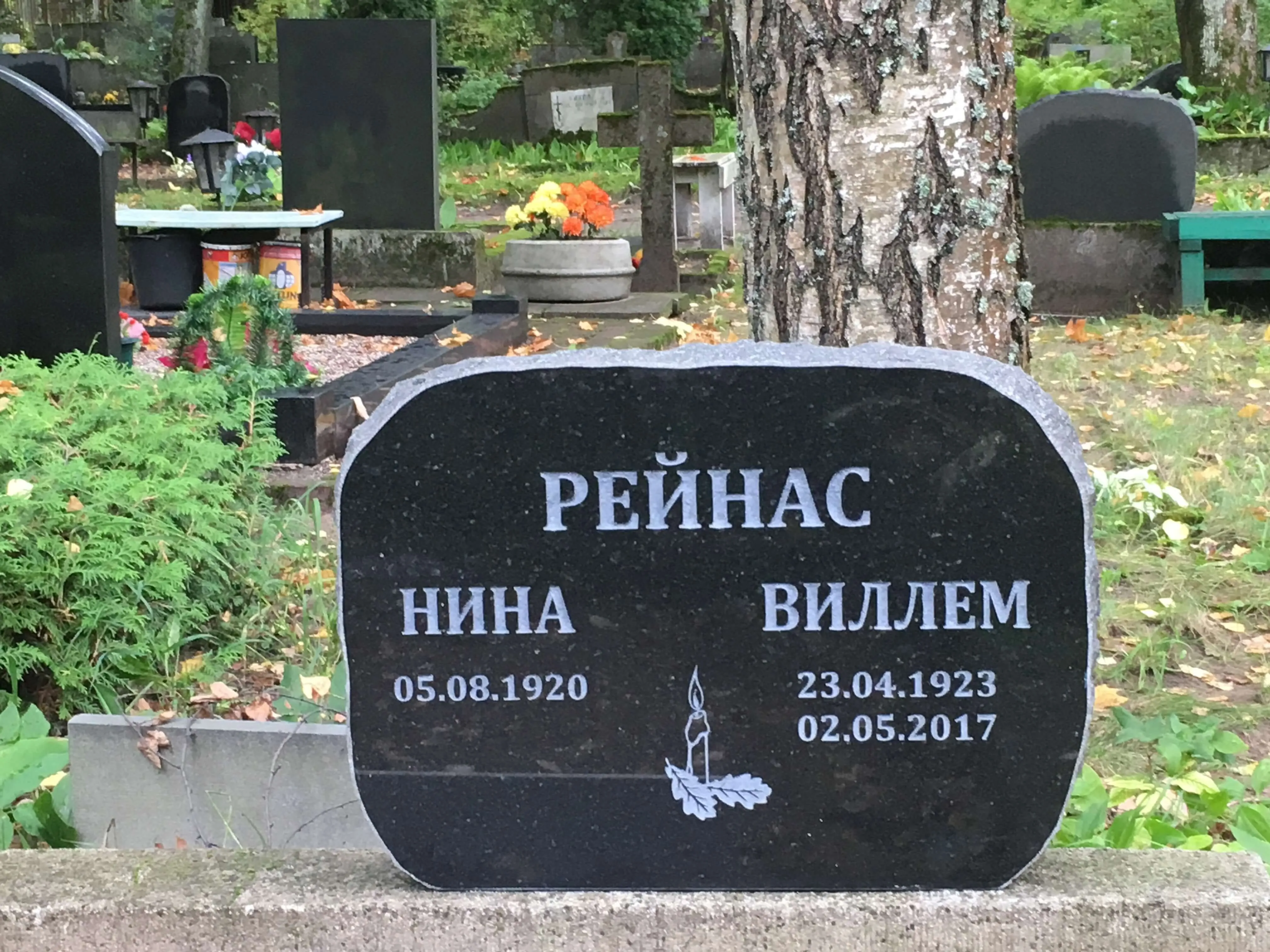 Klombitud hauakivid_07