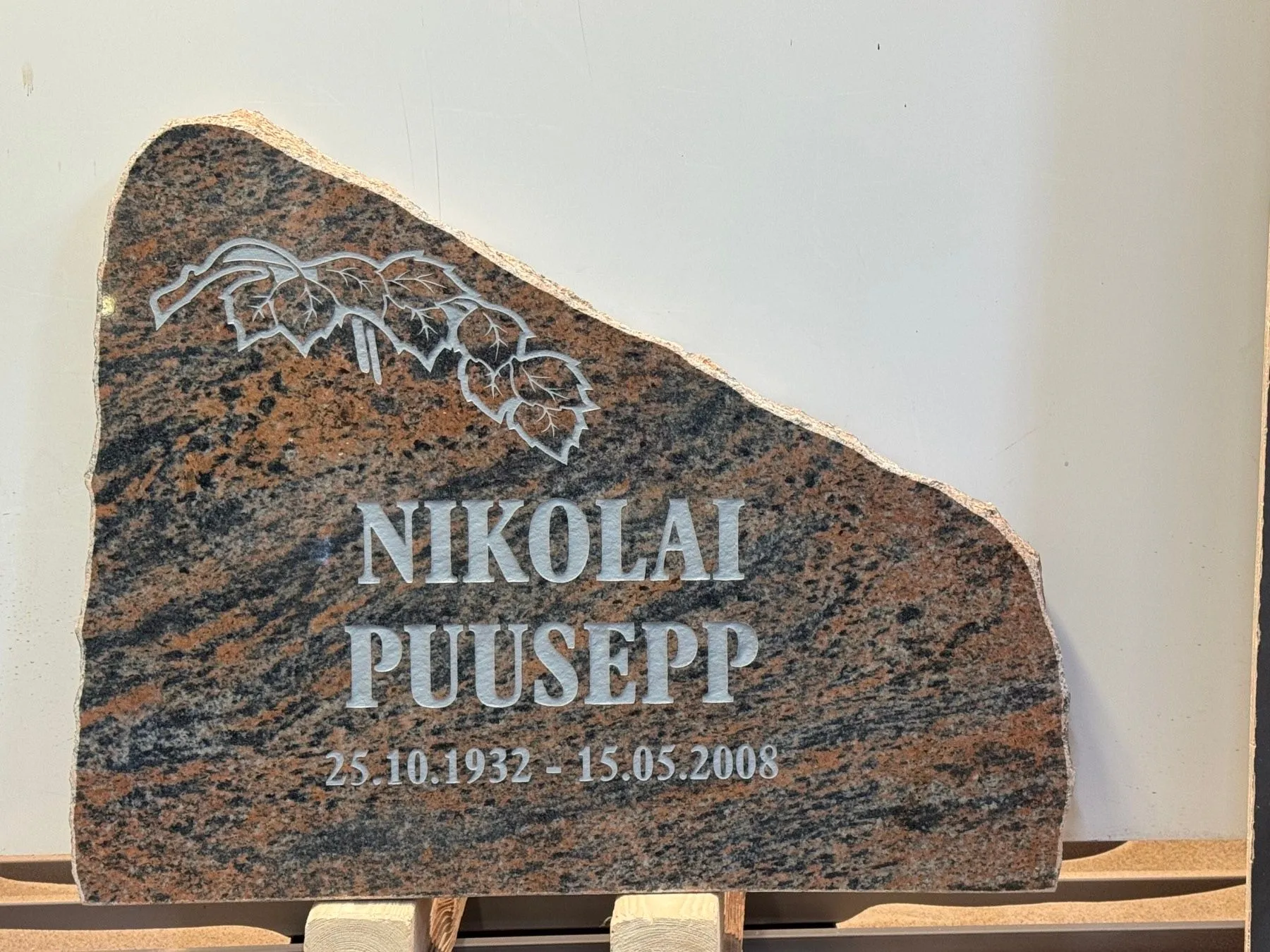 Klombitud hauakivid_16