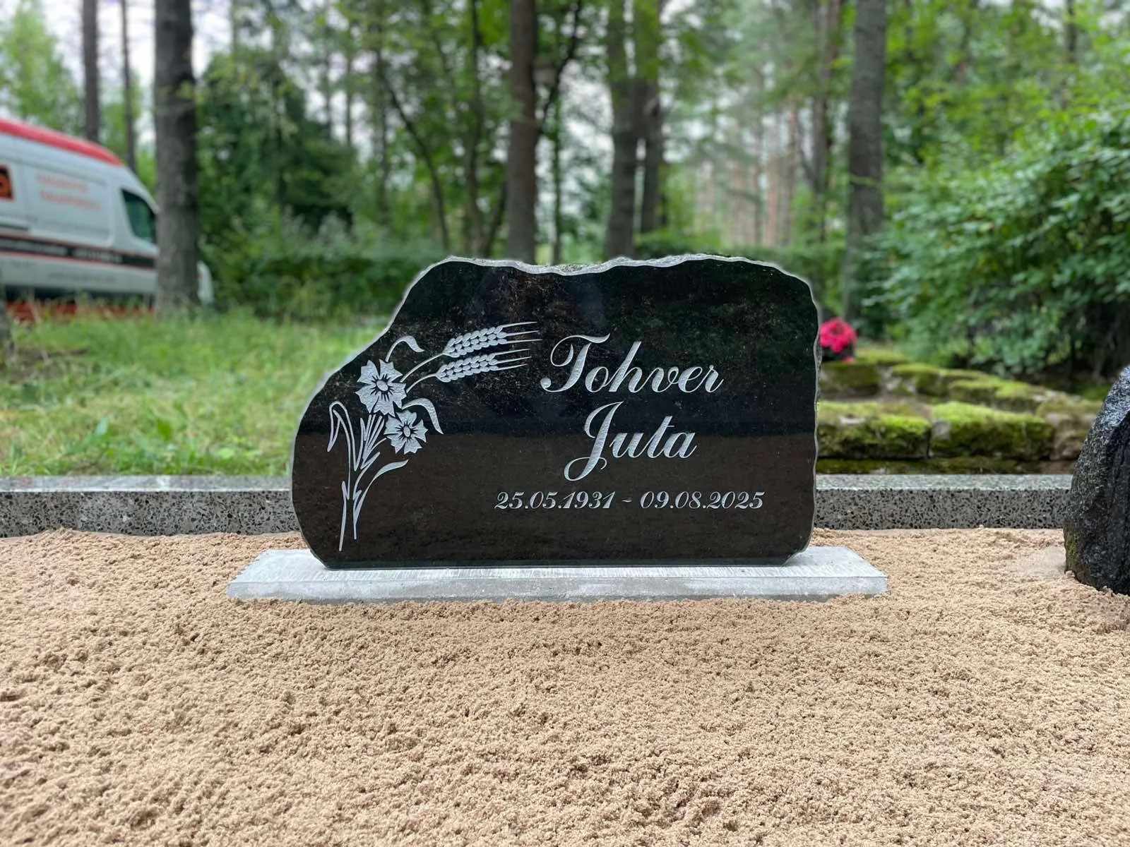 Klombitud hauakivid_37