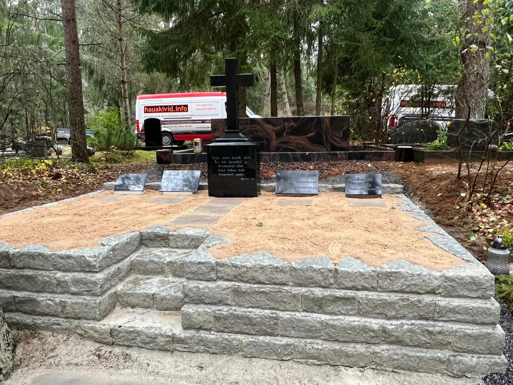 Ainulaadsed hauapiirded