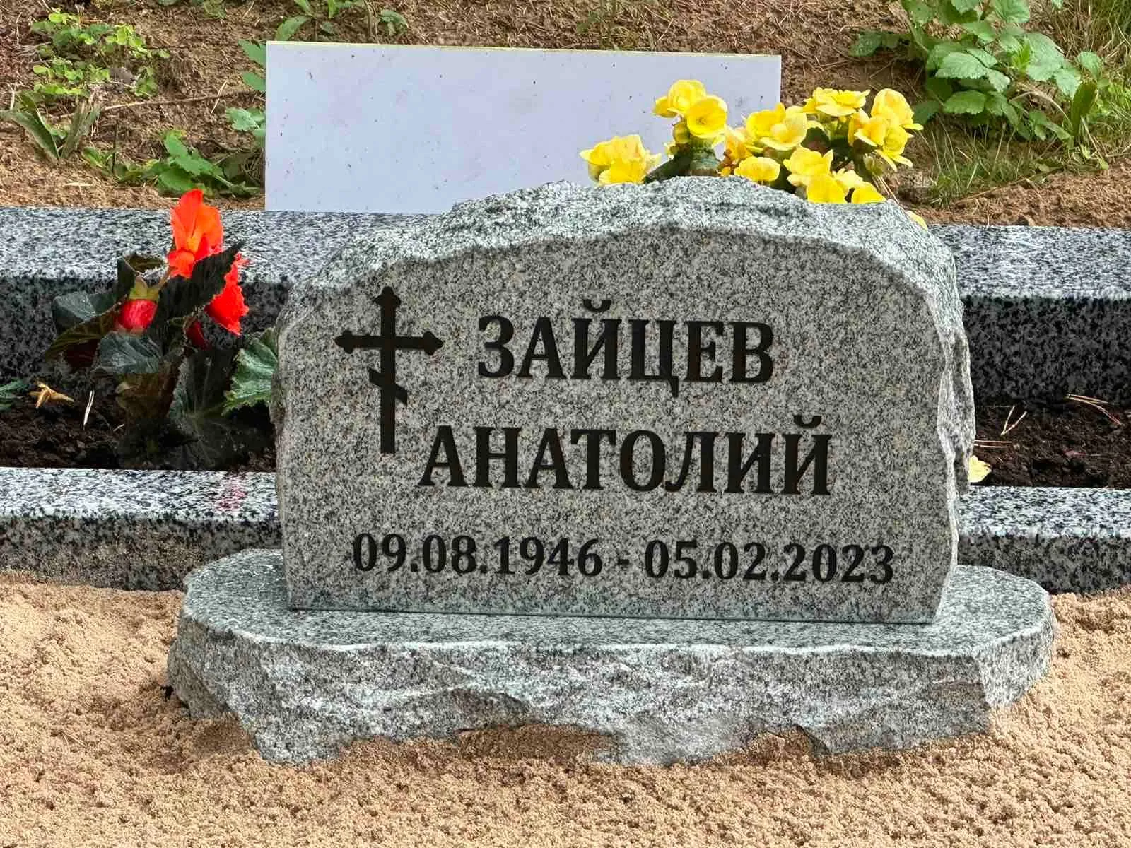 Klombitud hauakivid_18