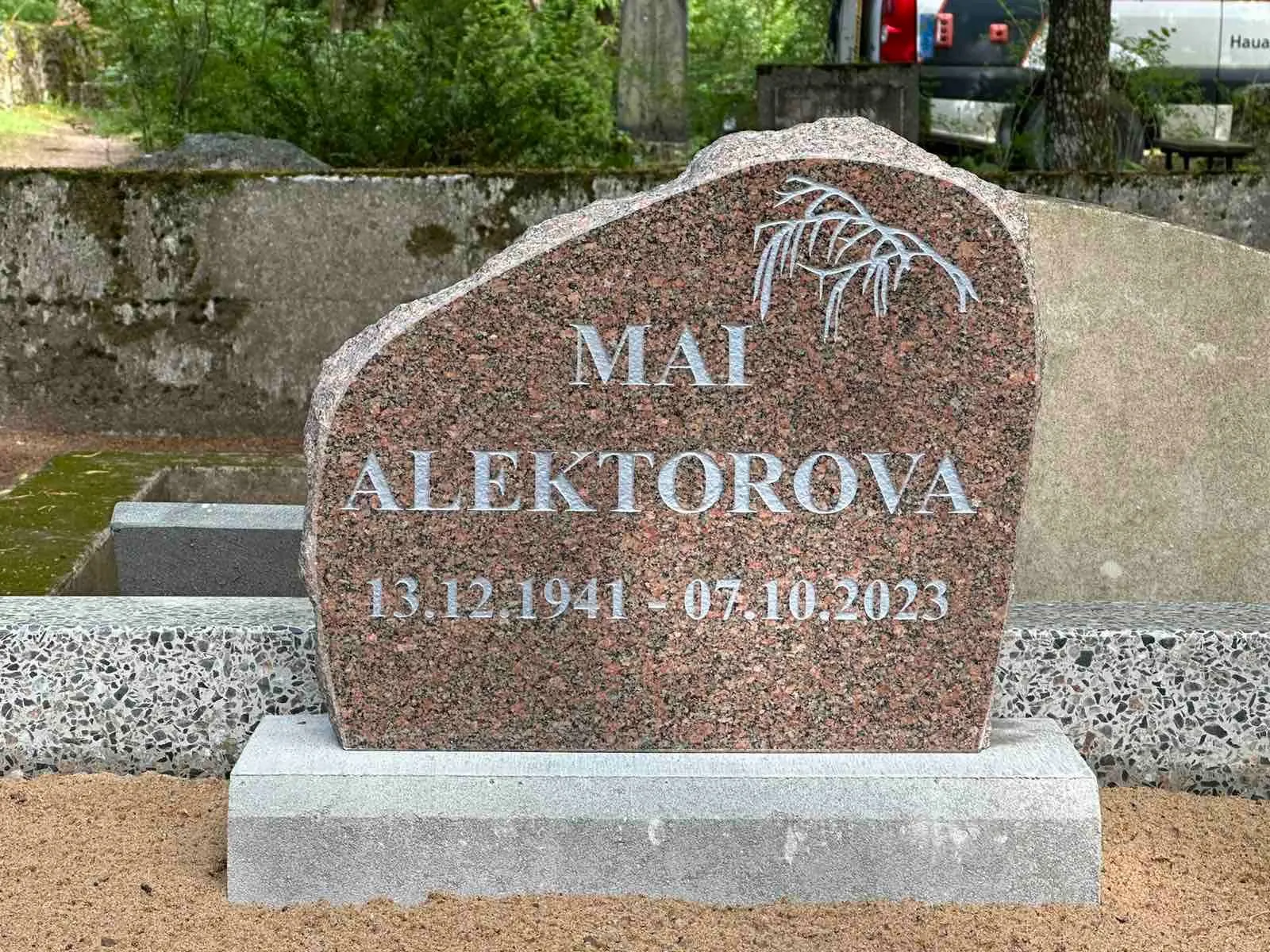 Klombitud hauakivid_31