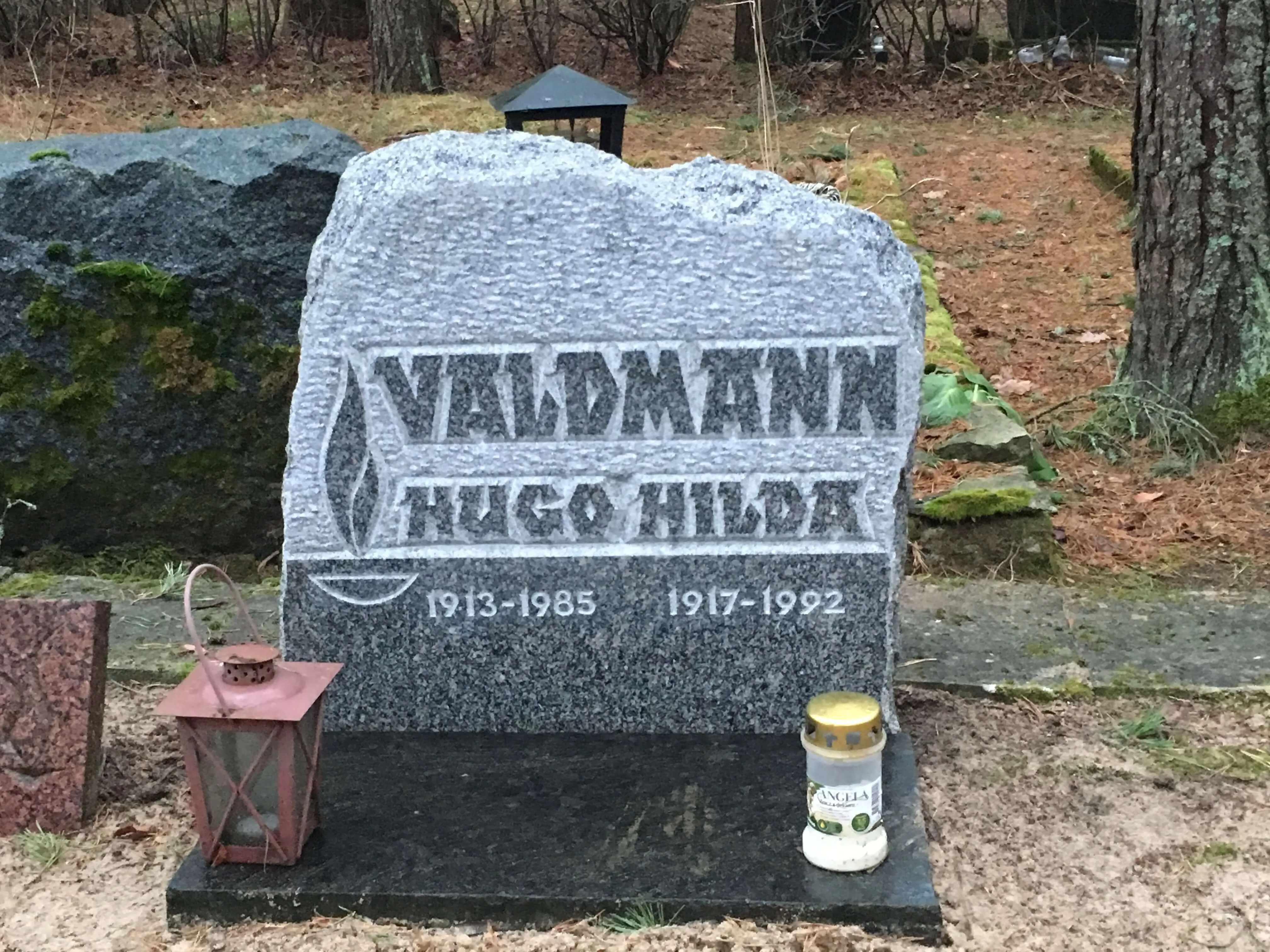 Klombitud hauakivid_04