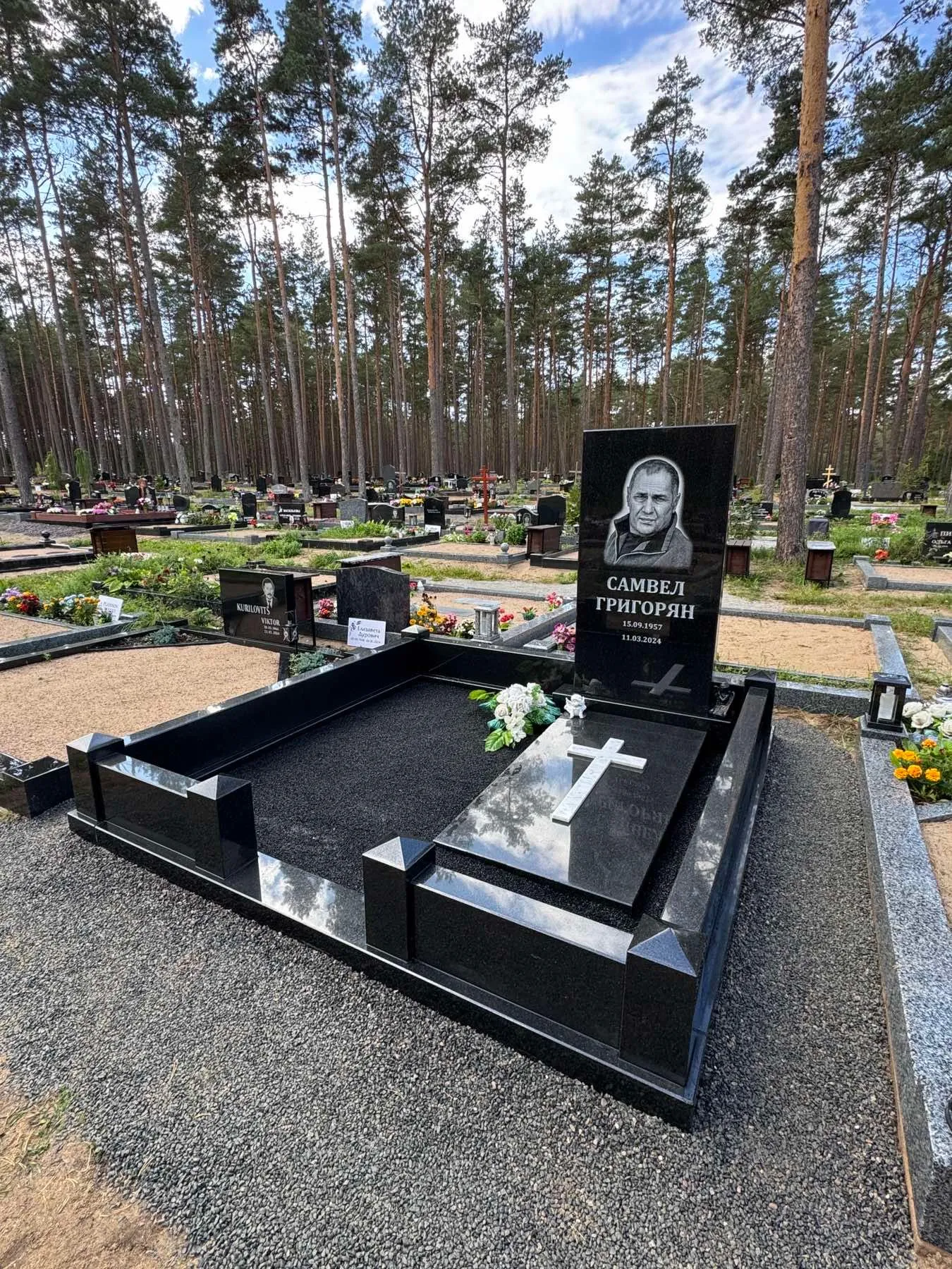 Ainulaadsed hauapiirded