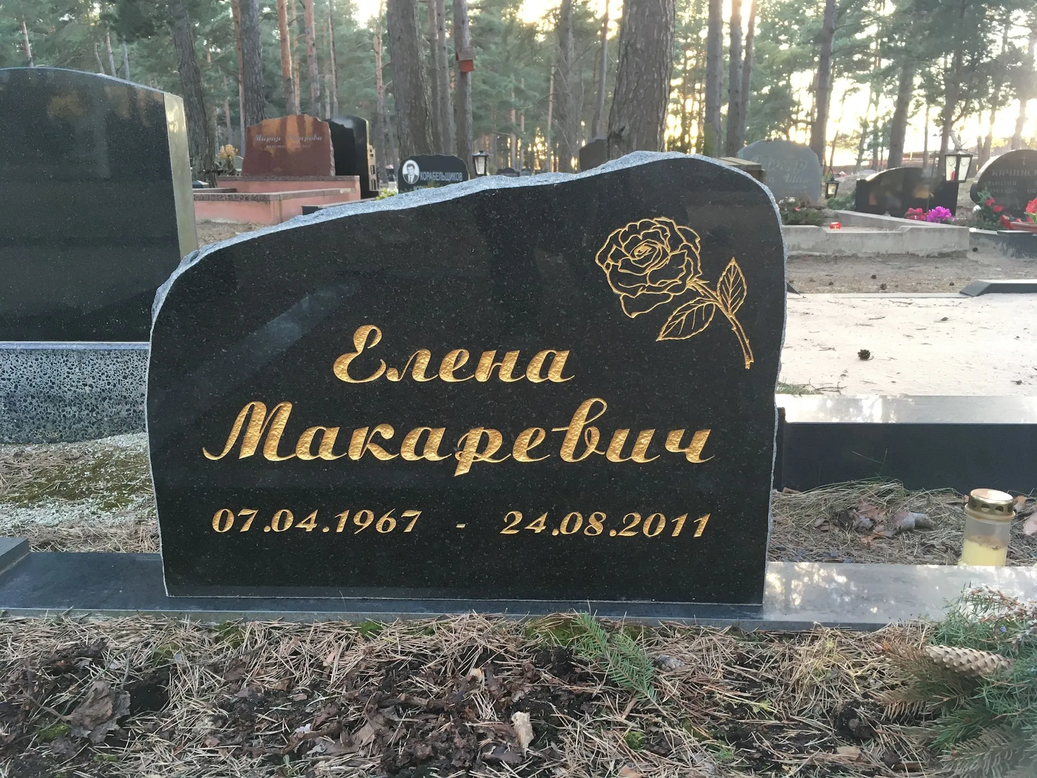 Klombitud hauakivid_09