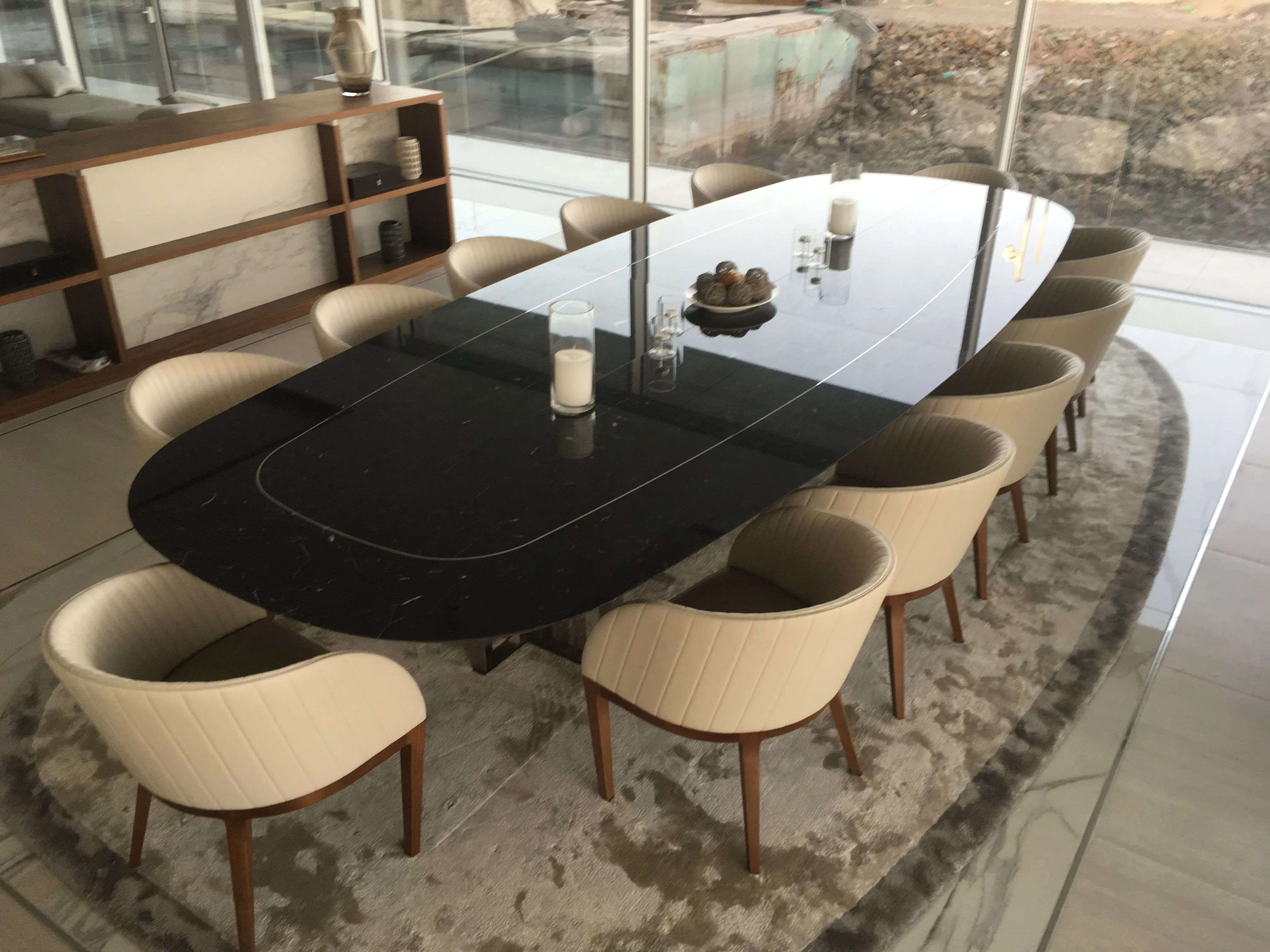 Kodu ja aia dekoratiivelemendid.