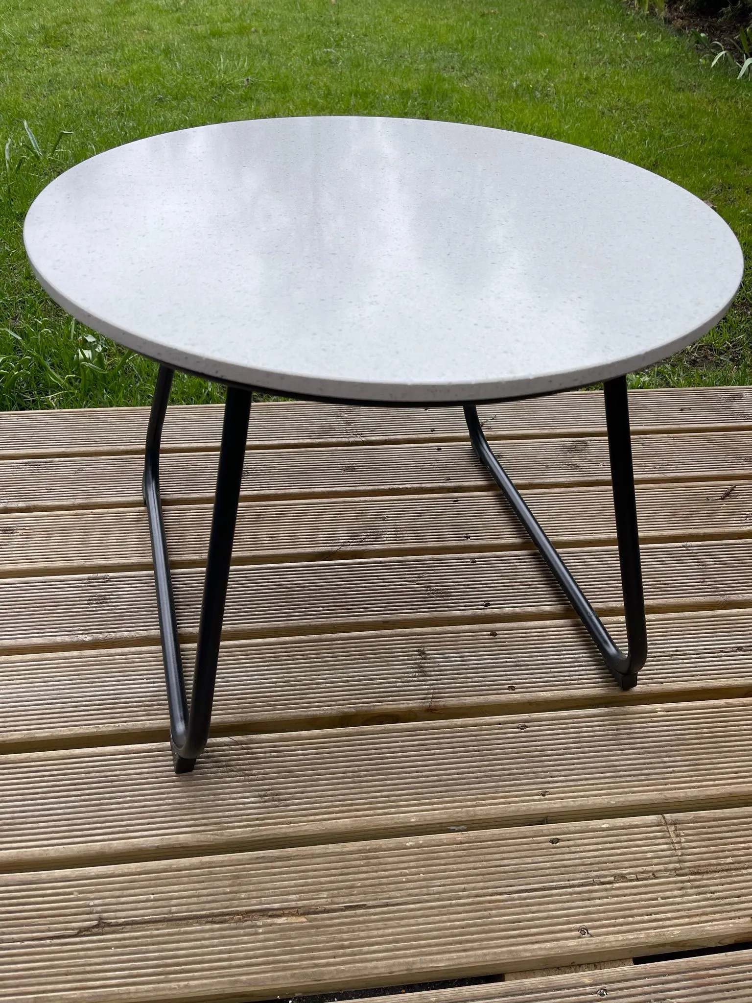 Kodu ja aia dekoratiivelemendid.