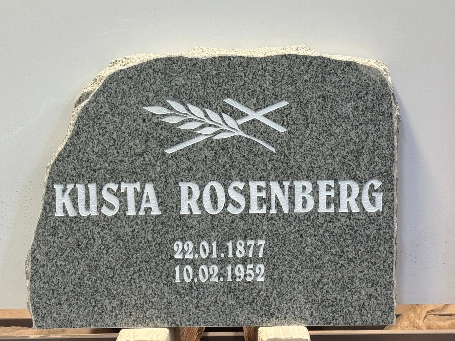 Klombitud hauakivid_11