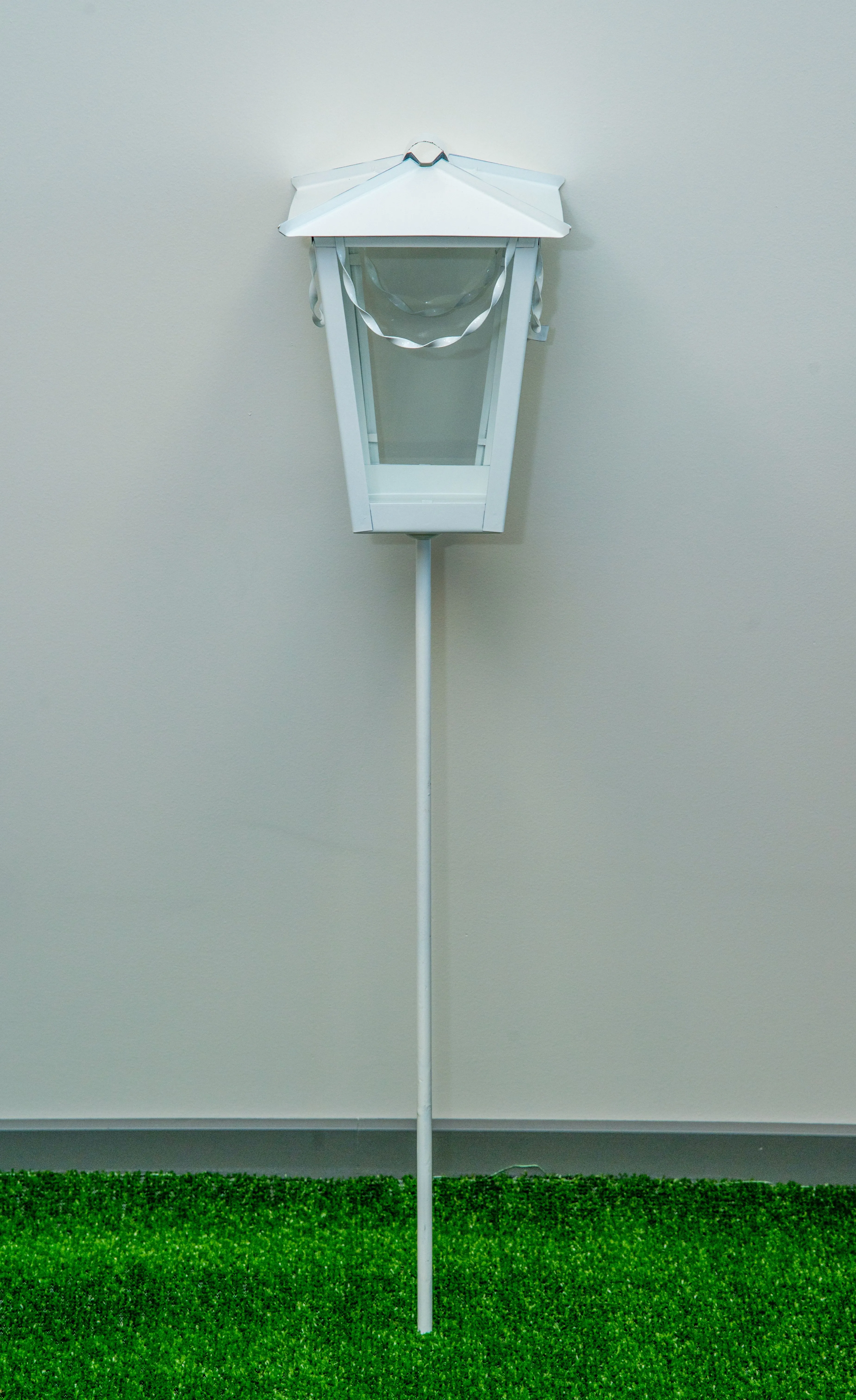 Metallist laternad ja lambid