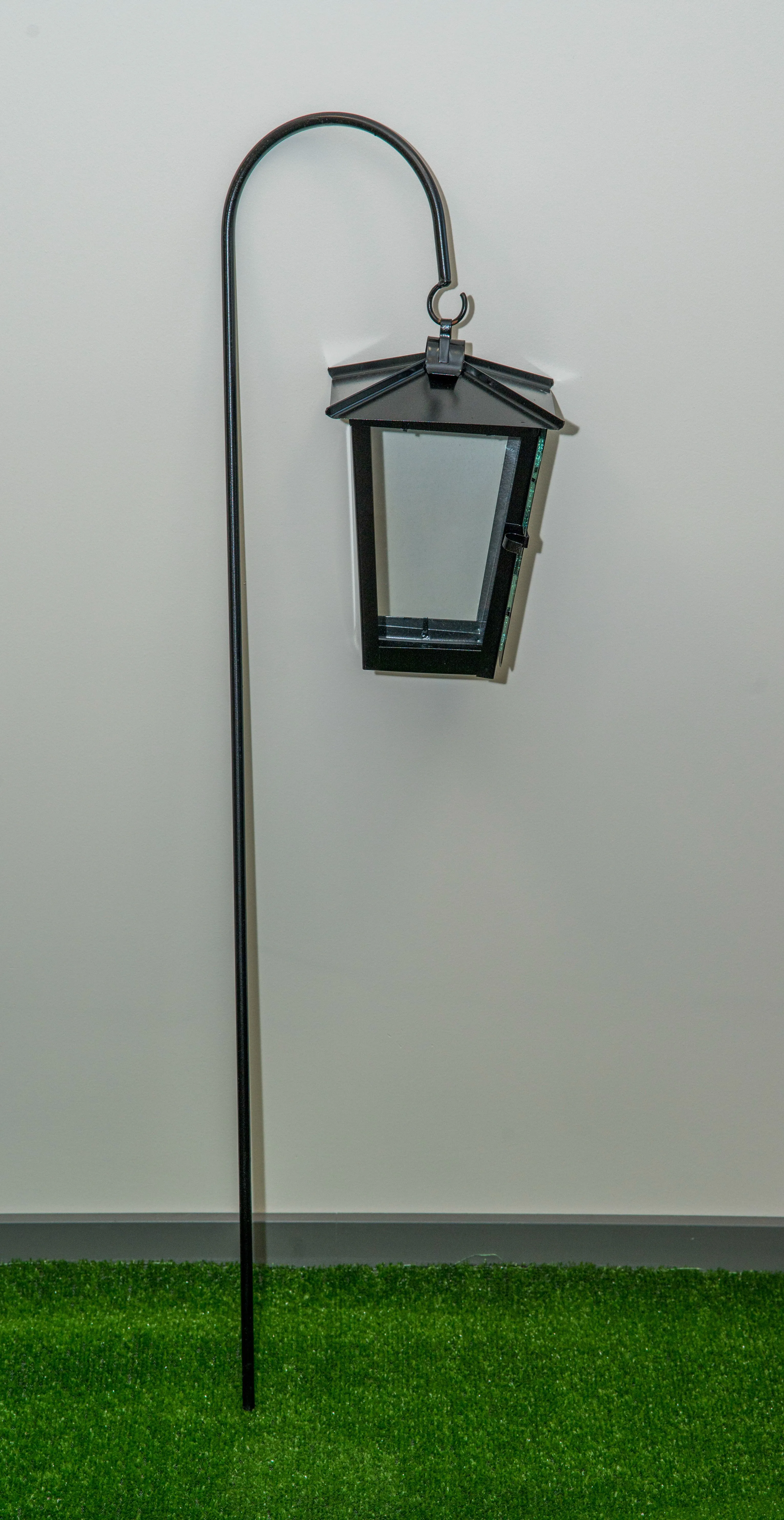 Metallist laternad ja lambid